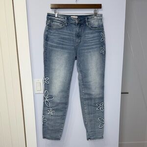 Driftwood Jackie Women's Light Blue Embroidered Floral Jeans, size 29, like new!